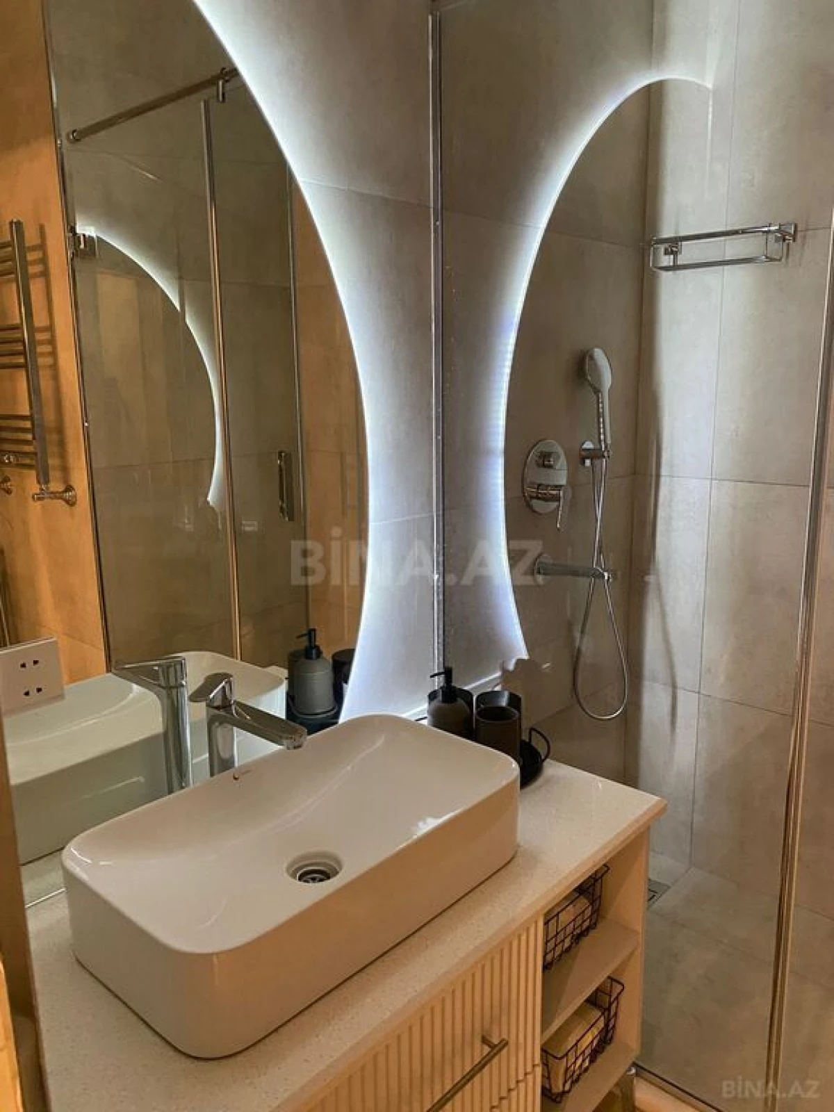 Kirayə verilir 3 otaqlı mənzil 130 m²