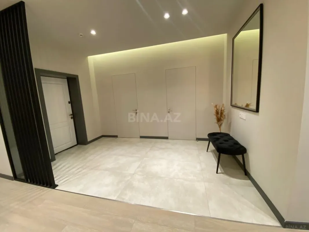 Kirayə verilir 3 otaqlı mənzil 130 m²