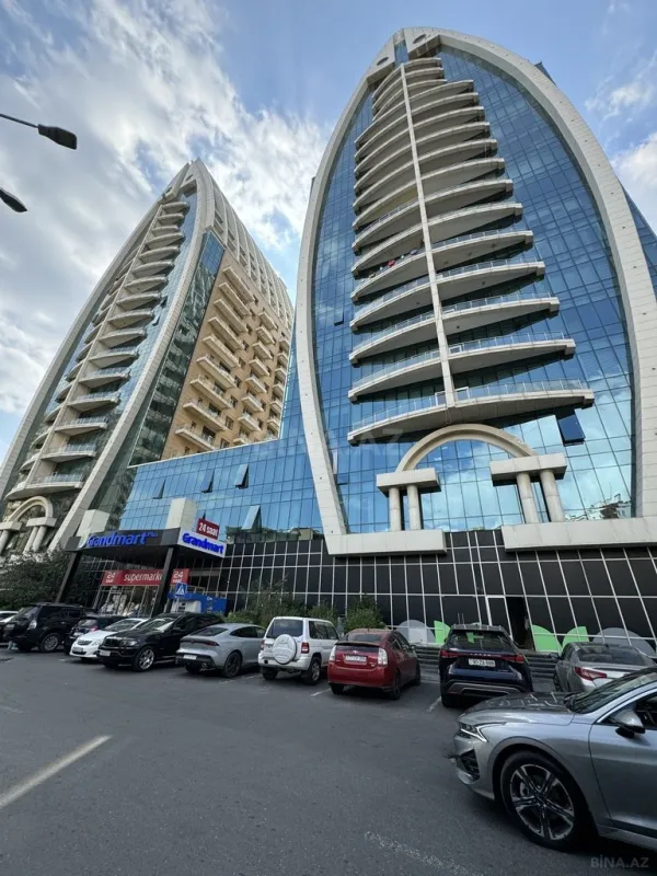 Satılır 3 otaqlı mənzil 114 m²