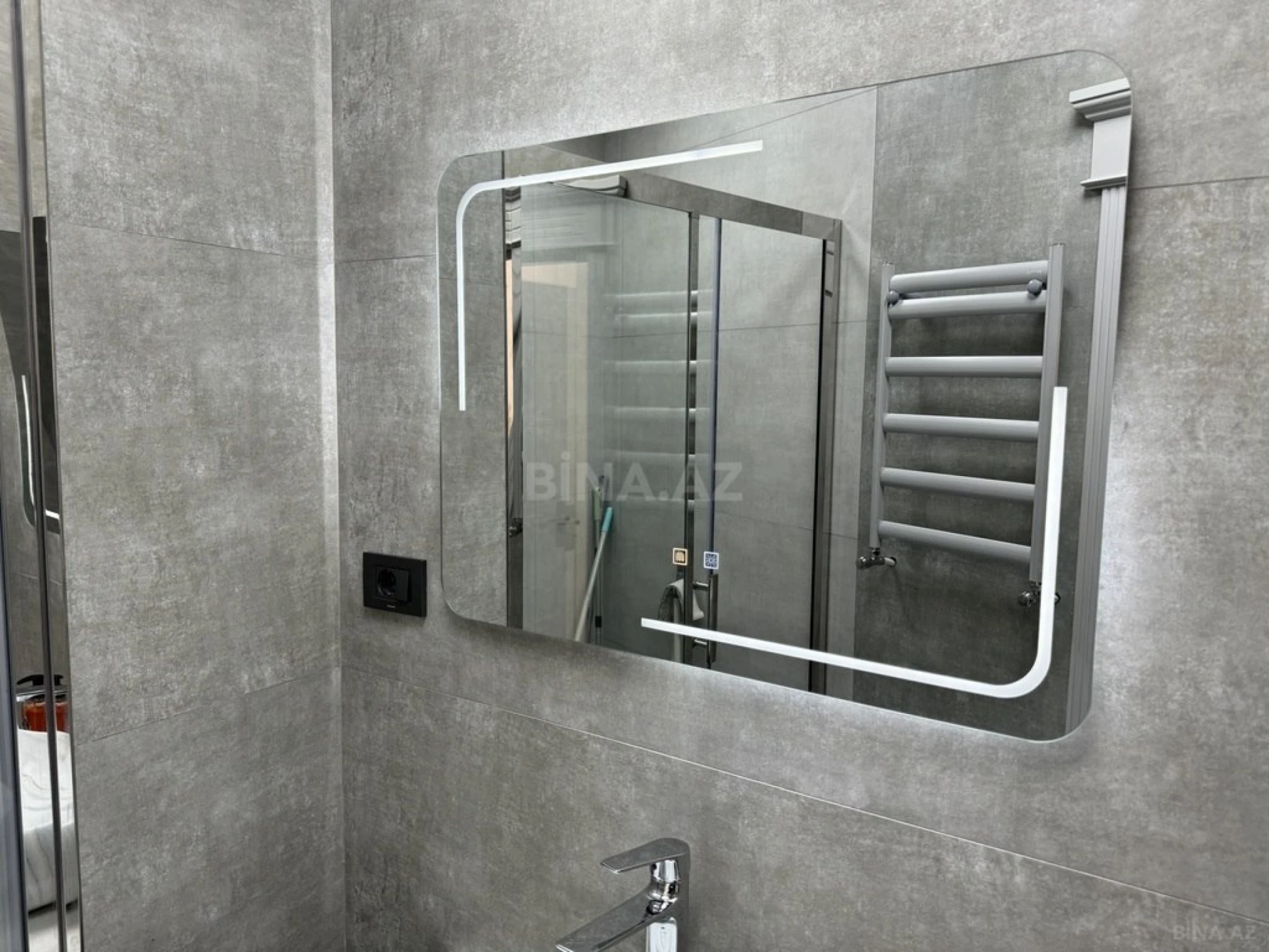 Satılır 3 otaqlı mənzil 114 m²