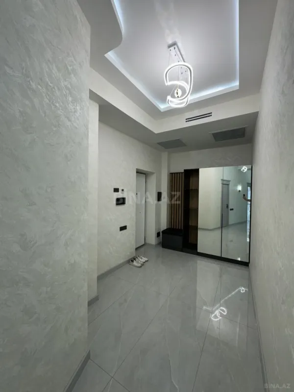 Satılır 3 otaqlı mənzil 114 m²