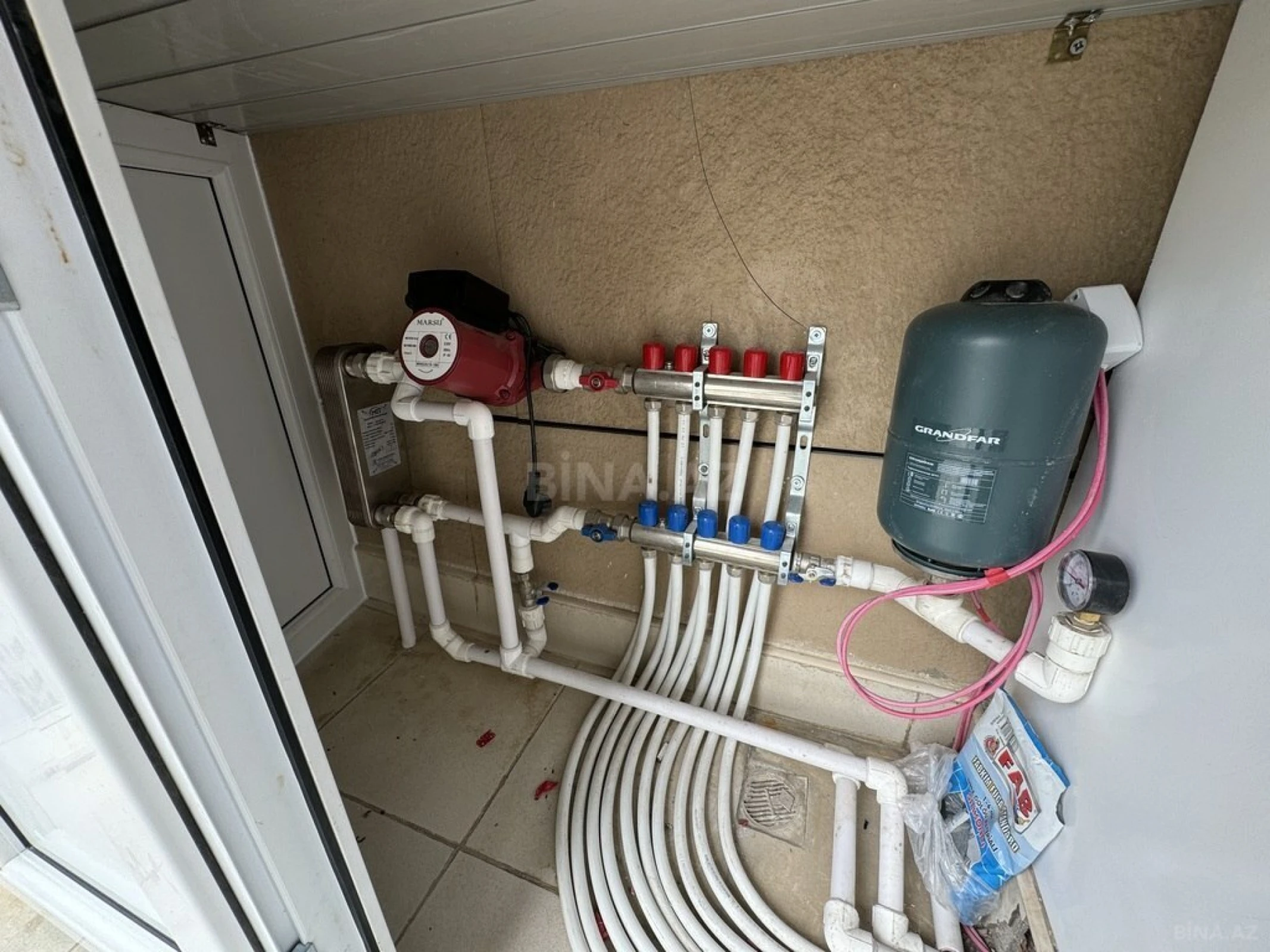 Satılır 3 otaqlı mənzil 114 m²