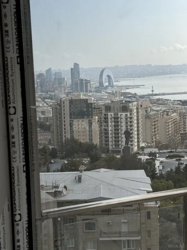 Satılır 3 otaqlı mənzil 114 m²