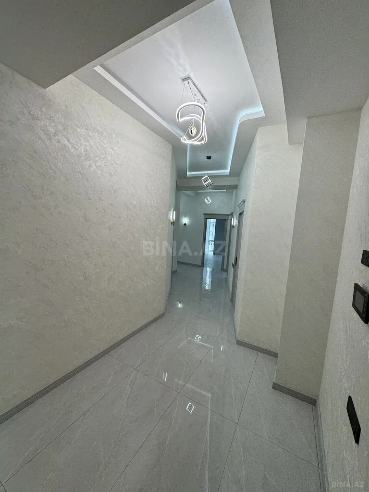 Satılır 3 otaqlı mənzil 114 m²