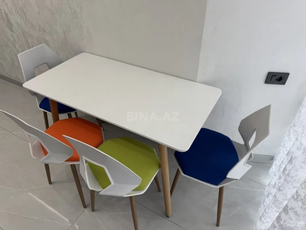 Satılır 3 otaqlı mənzil 114 m²