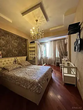 Satılır 3 otaqlı mənzil 121 m²