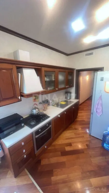 Satılır 3 otaqlı mənzil 98 m²