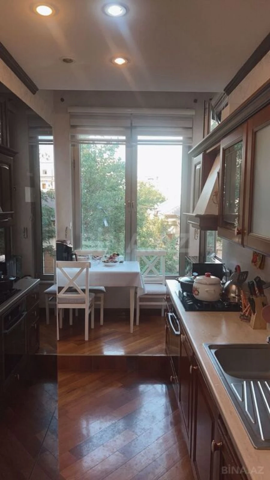 Satılır 3 otaqlı mənzil 98 m²