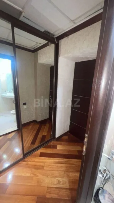 Satılır 3 otaqlı mənzil 98 m²