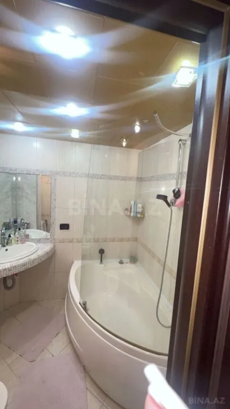 Satılır 3 otaqlı mənzil 98 m²