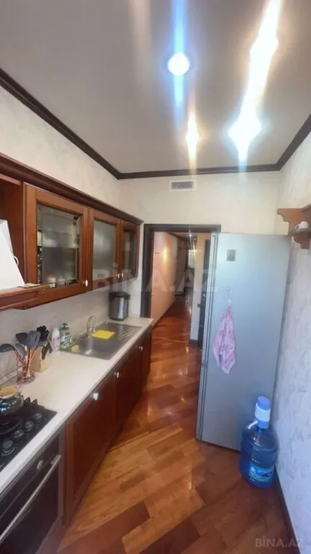 Satılır 3 otaqlı mənzil 98 m²