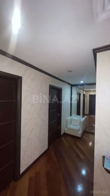 Satılır 3 otaqlı mənzil 98 m²