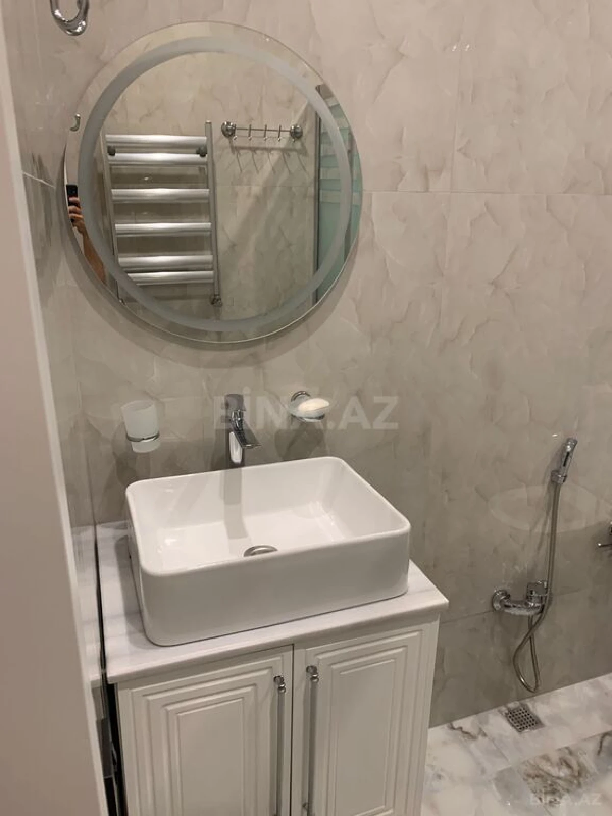 Kirayə verilir 2 otaqlı mənzil 65 m²