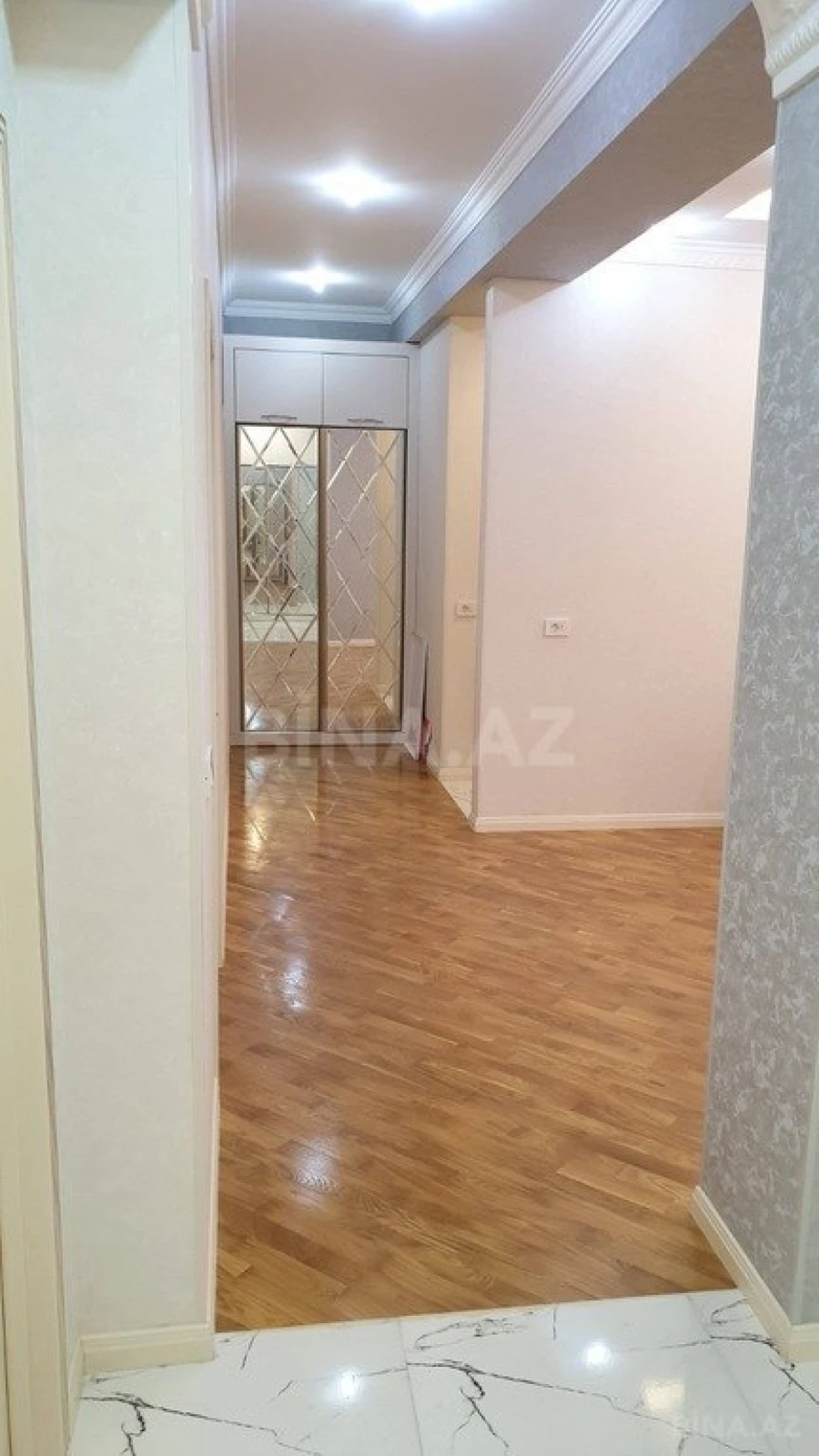Satılır 3 otaqlı mənzil 96 m²