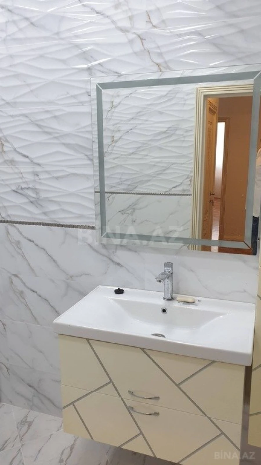 Satılır 3 otaqlı mənzil 96 m²