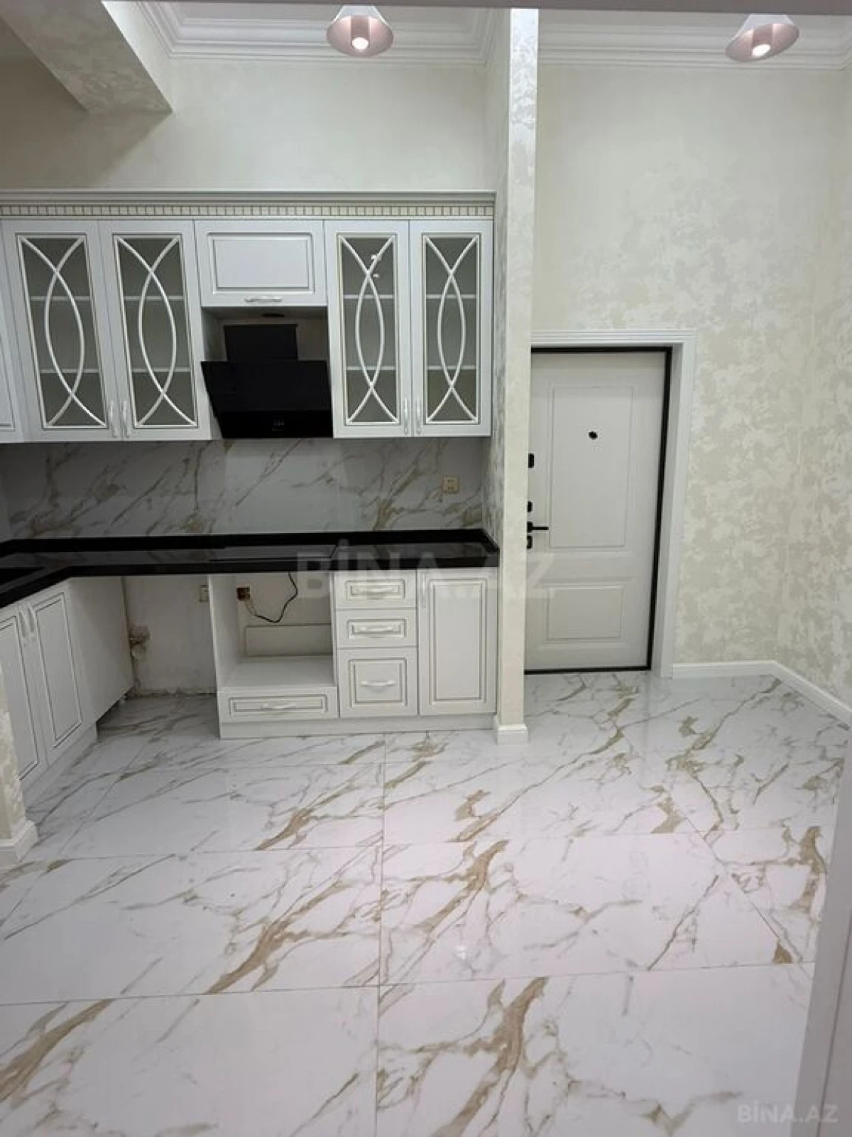 Satılır 2 otaqlı mənzil 74 m²