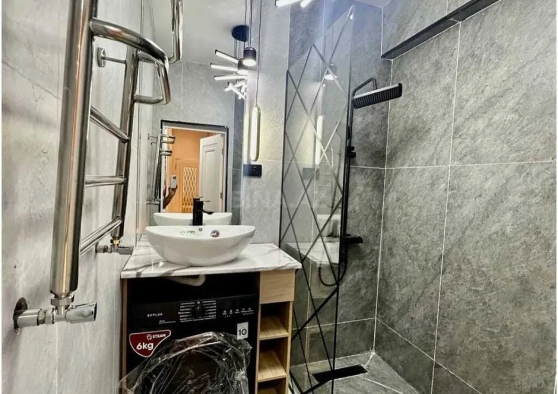 Kirayə verilir 2 otaqlı mənzil 65 m²
