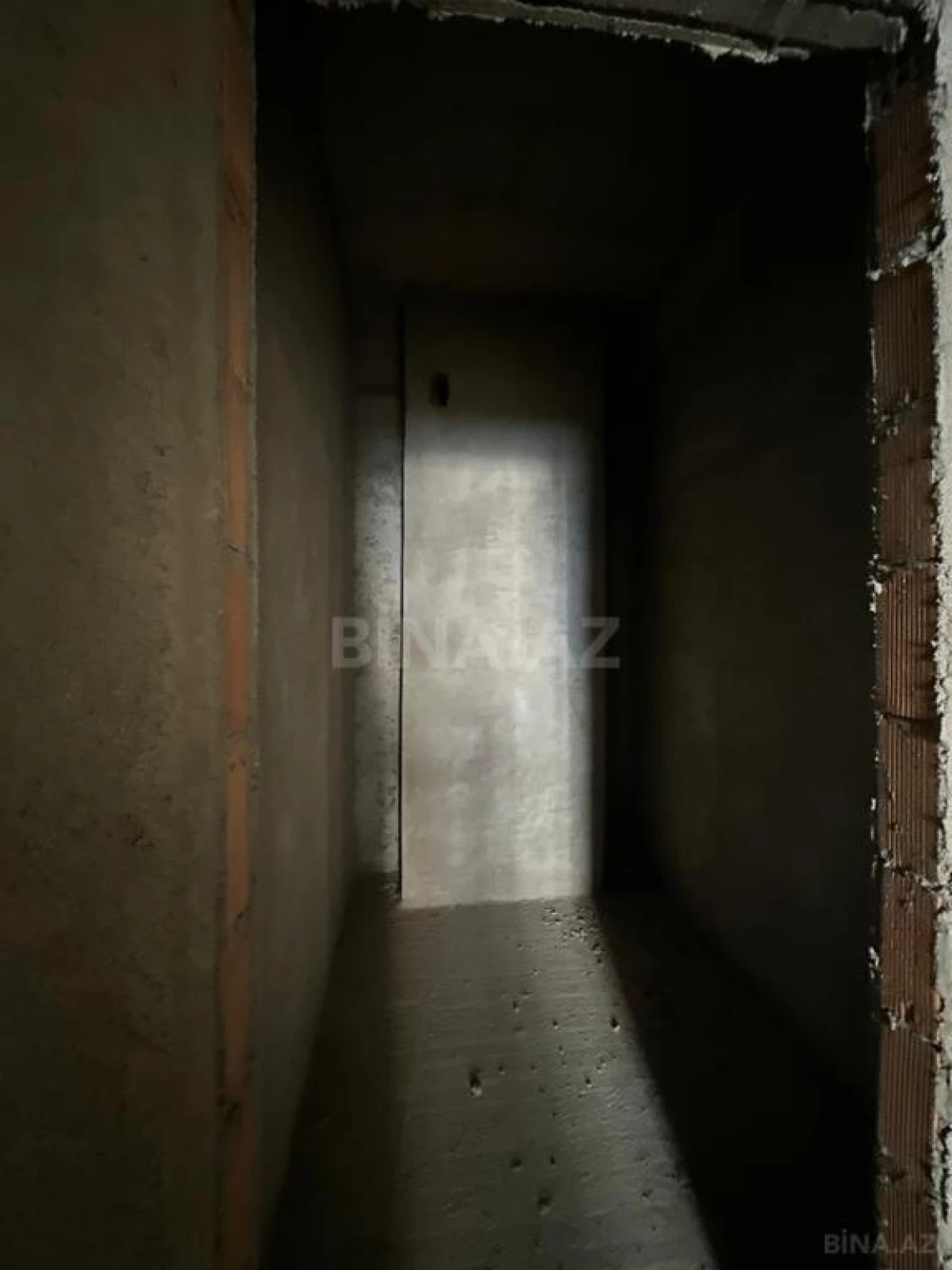 Satılır 2 otaqlı mənzil 92 m²