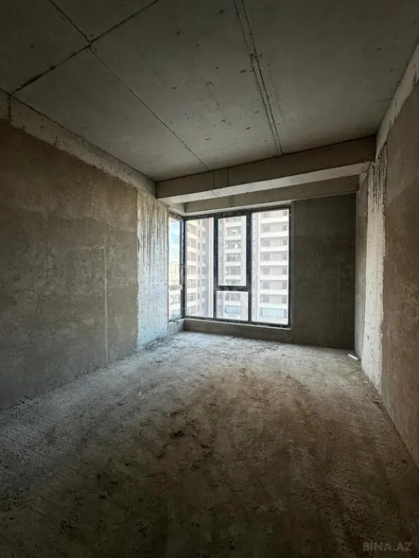 Satılır 2 otaqlı mənzil 92 m²