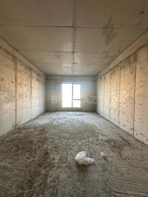 Satılır 2 otaqlı mənzil 92 m²