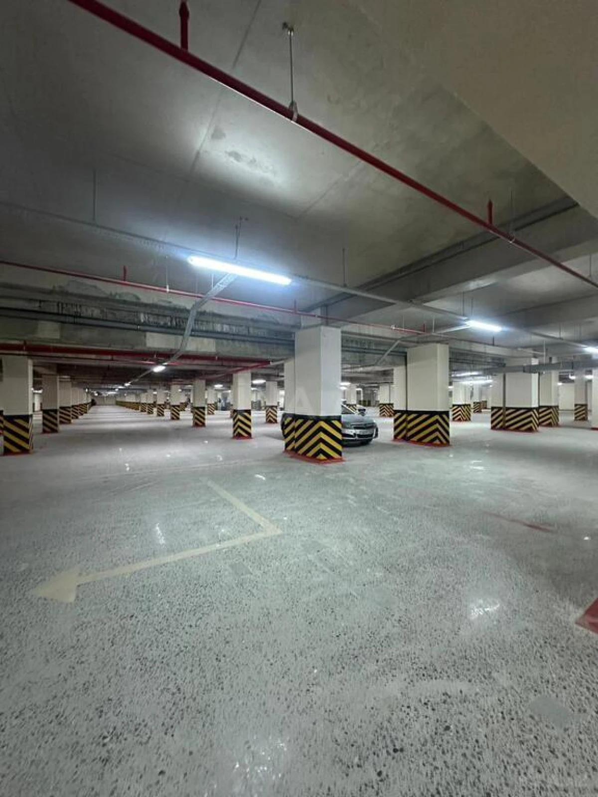 Satılır 2 otaqlı mənzil 92 m²