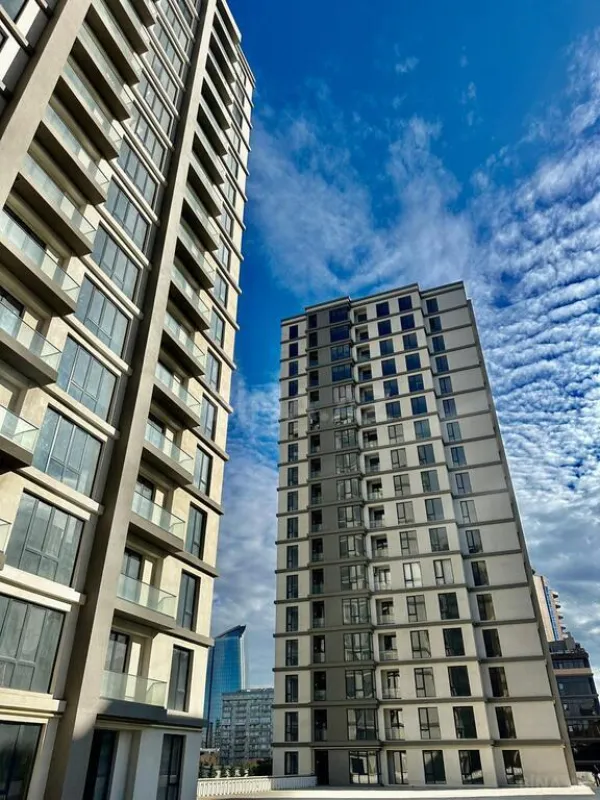 Satılır 2 otaqlı mənzil 92 m²