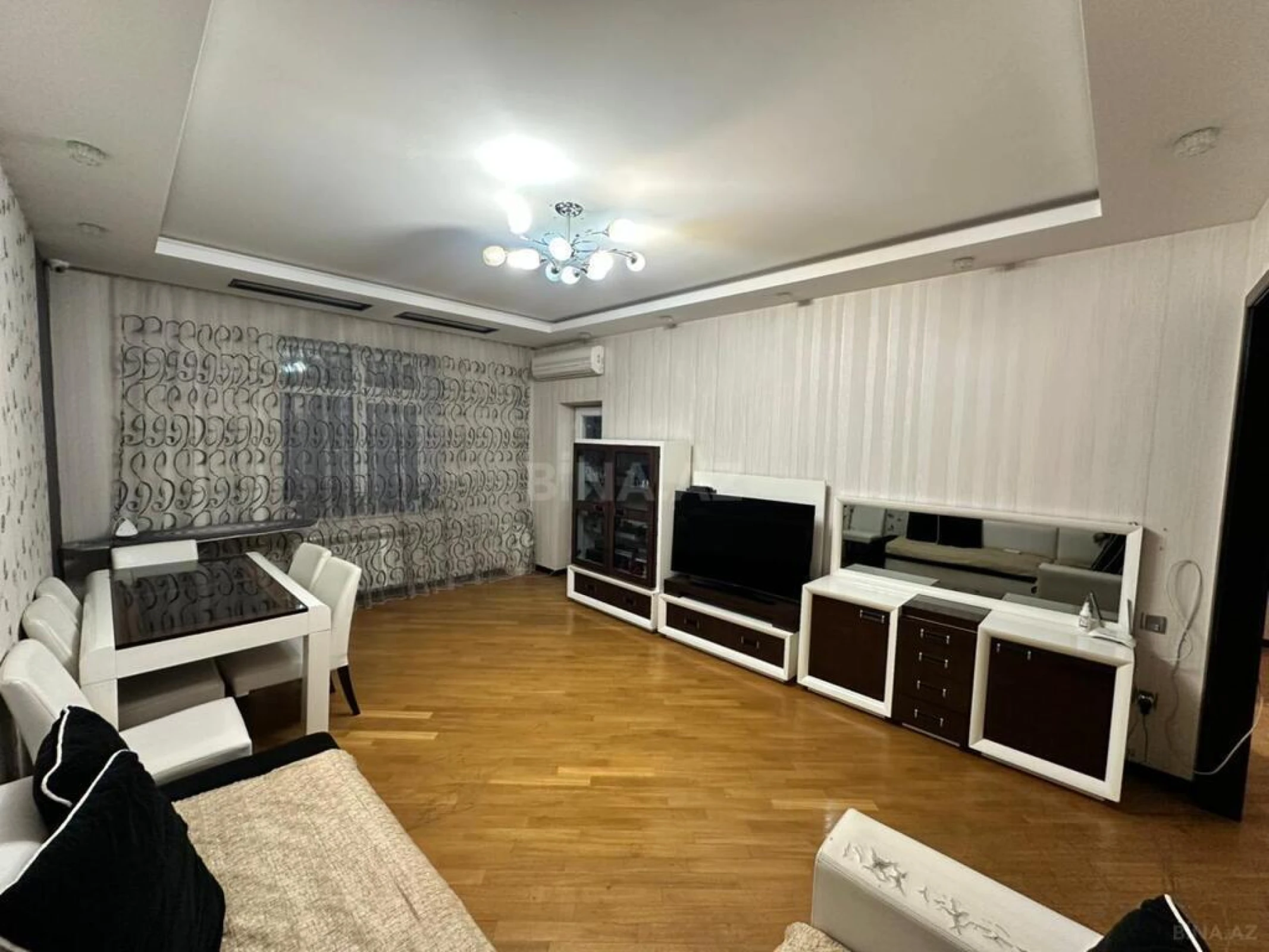 Satılır 3 otaqlı mənzil 120 m²