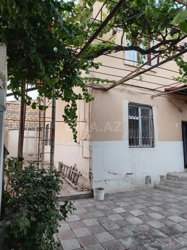 Satılır 6 otaqlı həyət evi 110 m²