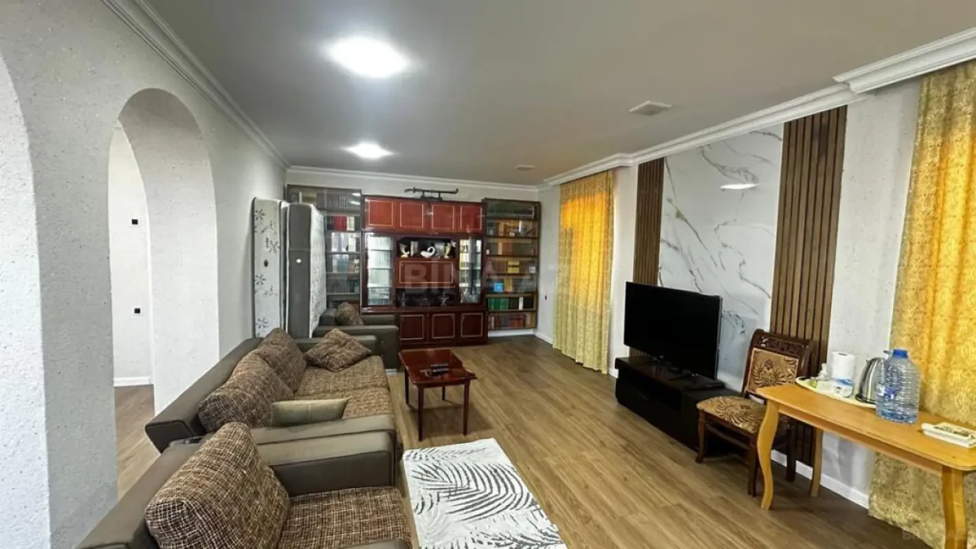 Satılır 6 otaqlı həyət evi 136 m²
