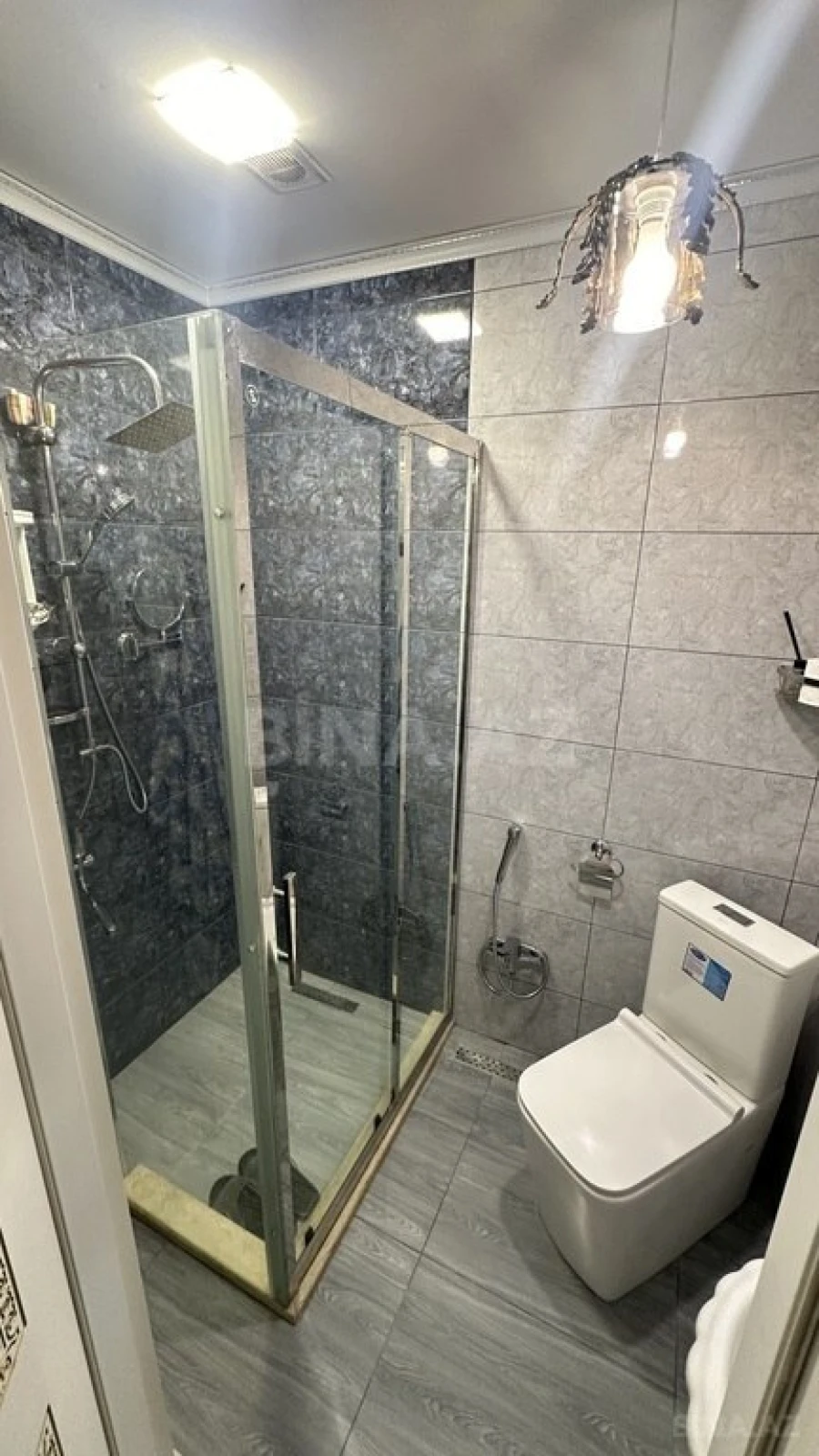 Satılır 4 otaqlı mənzil 160 m²