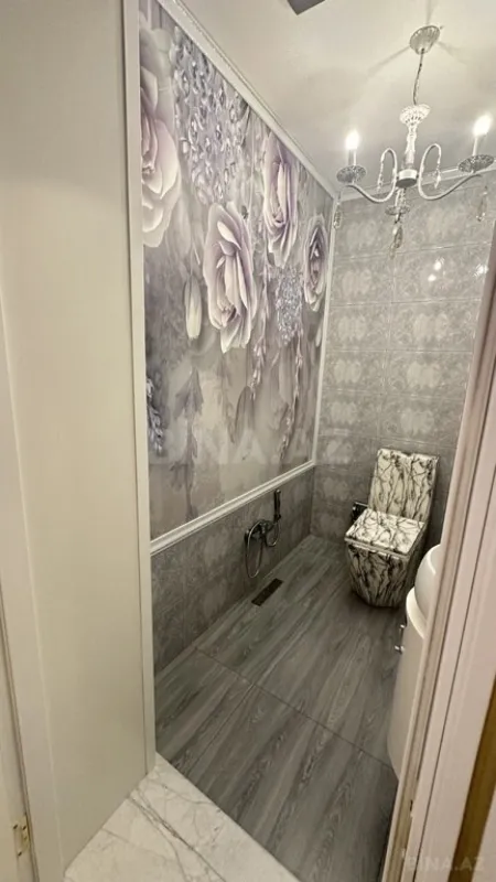 Satılır 4 otaqlı mənzil 160 m²