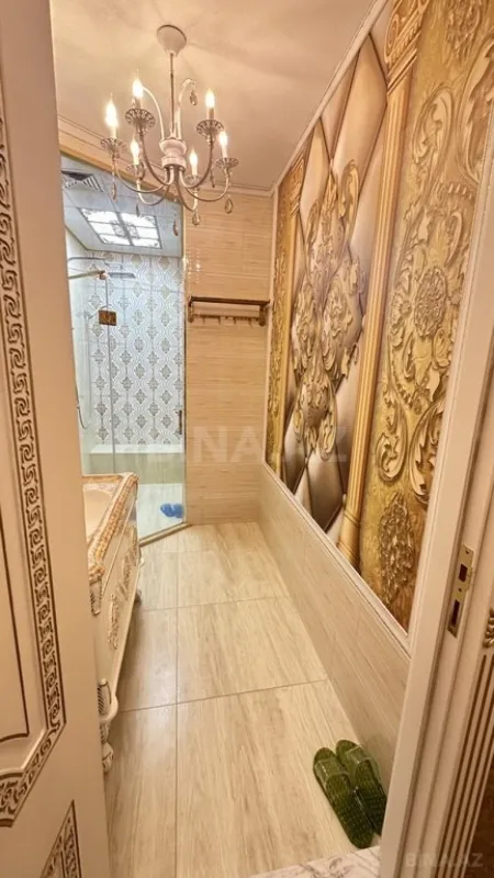 Satılır 4 otaqlı mənzil 160 m²