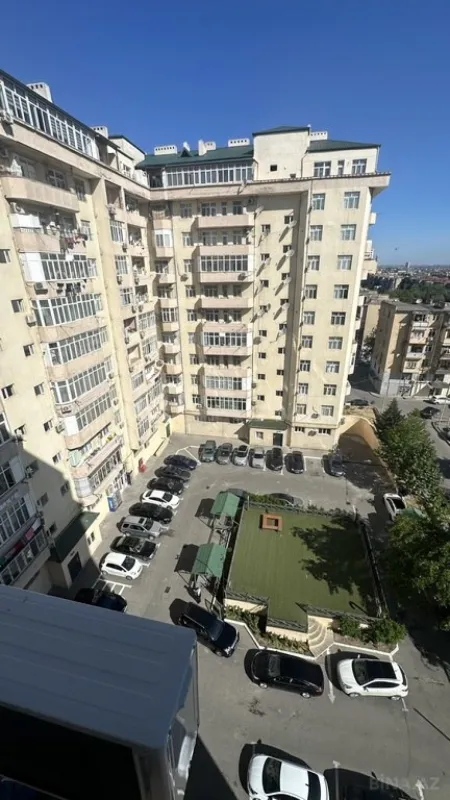 Satılır 4 otaqlı mənzil 160 m²
