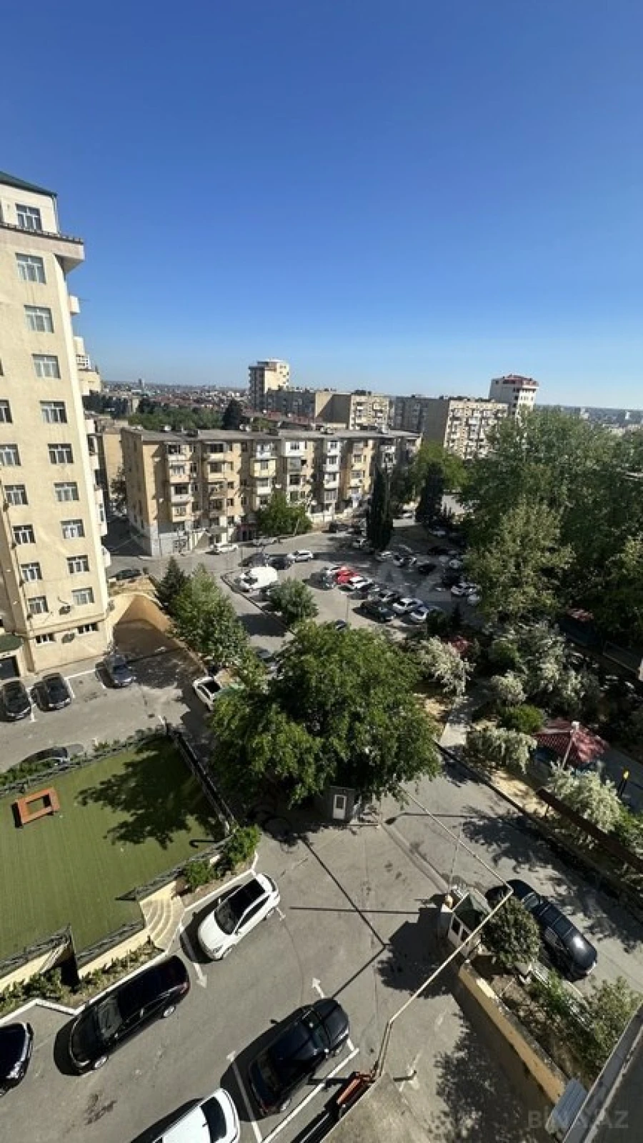 Satılır 4 otaqlı mənzil 160 m²