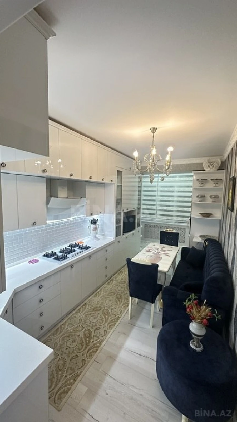 Satılır 4 otaqlı mənzil 160 m²