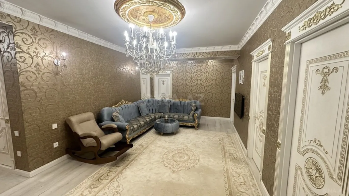Satılır 4 otaqlı mənzil 160 m²