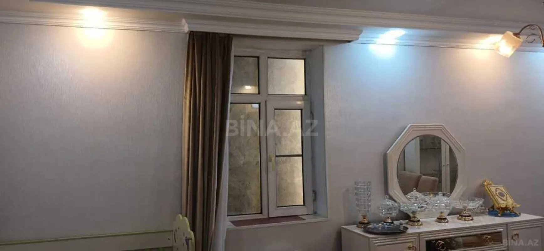 Satılır 5 otaqlı həyət evi 180 m²