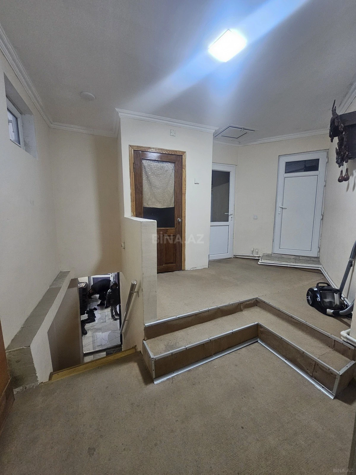 Satılır 5 otaqlı həyət evi 180 m²