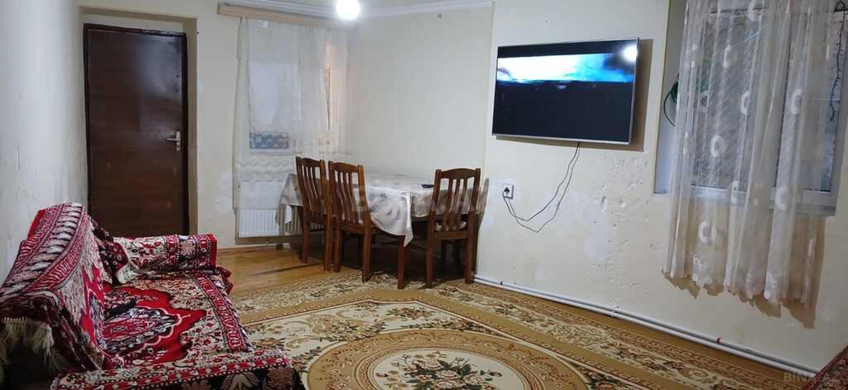 Satılır 5 otaqlı həyət evi 180 m²