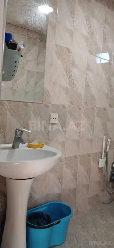 Satılır 5 otaqlı həyət evi 180 m²