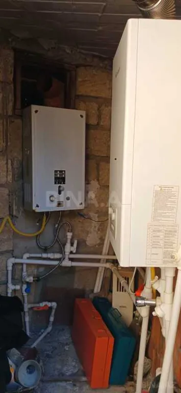 Satılır 5 otaqlı həyət evi 180 m²