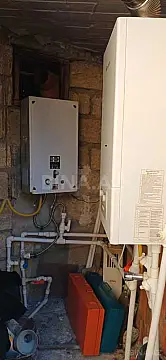 Satılır 5 otaqlı həyət evi 180 m²