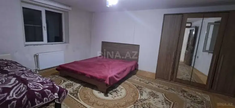 Satılır 5 otaqlı həyət evi 180 m²