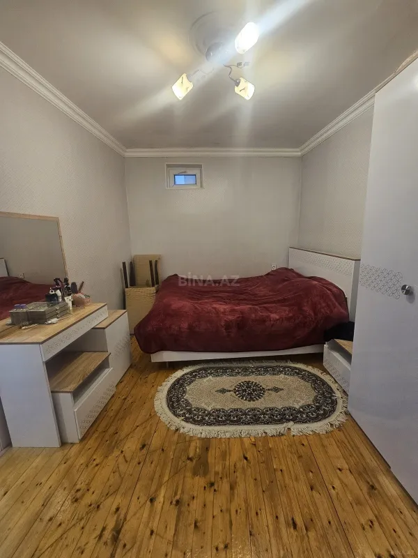 Satılır 5 otaqlı həyət evi 180 m²