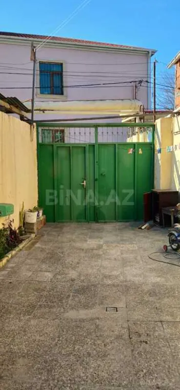 Satılır 5 otaqlı həyət evi 180 m²