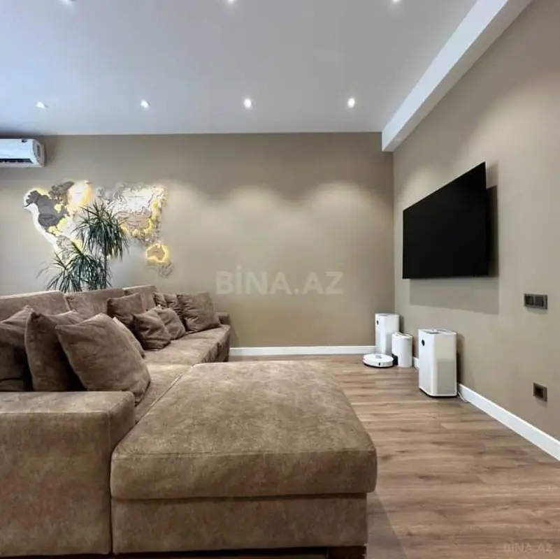 Kirayə verilir 3 otaqlı mənzil 136 m²