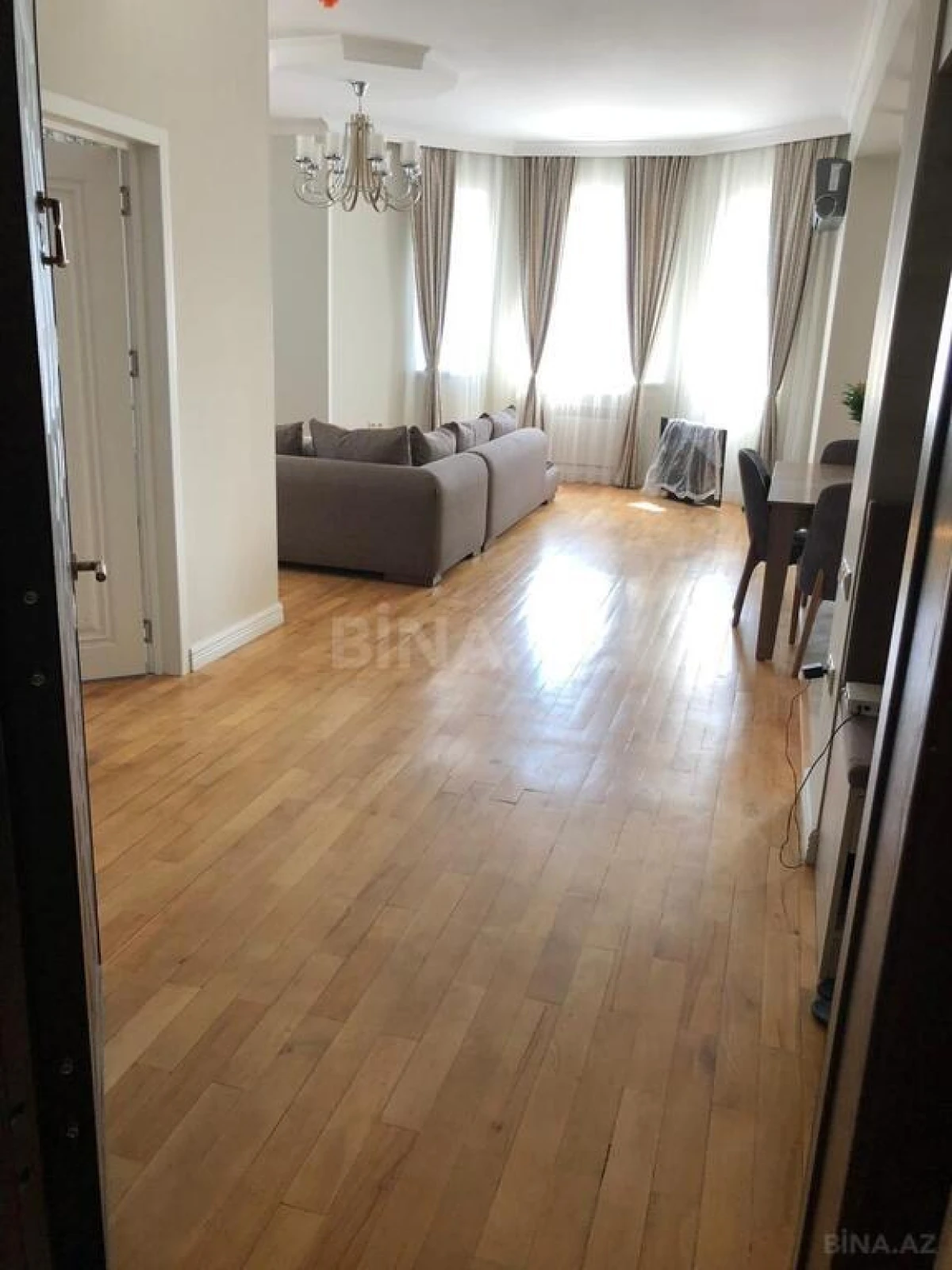 Kirayə verilir 3 otaqlı mənzil 105 m²