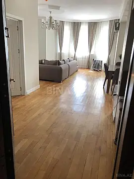 Kirayə verilir 3 otaqlı mənzil 105 m²
