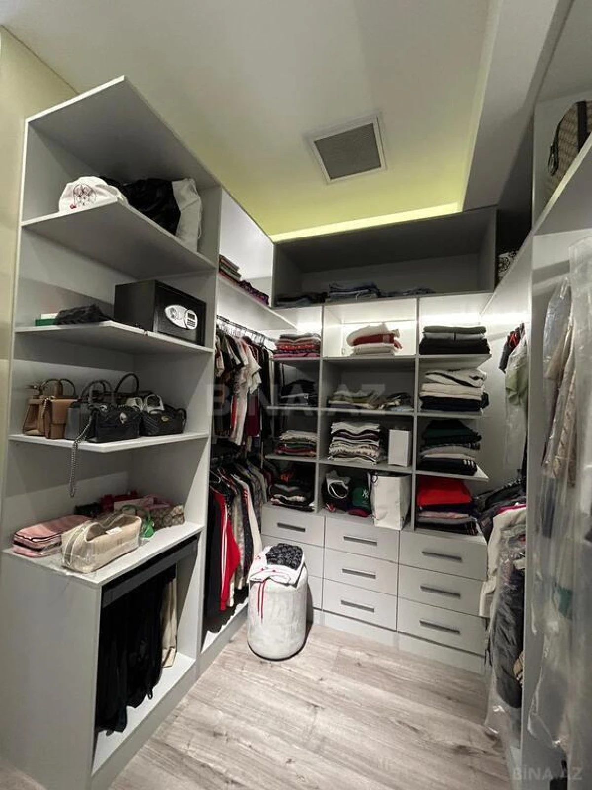 Satılır 3 otaqlı mənzil 89 m²