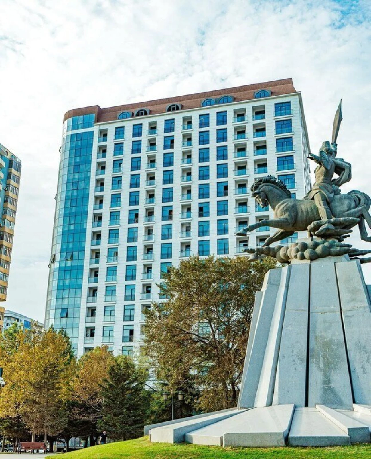 Satılır 3 otaqlı mənzil 115 m²